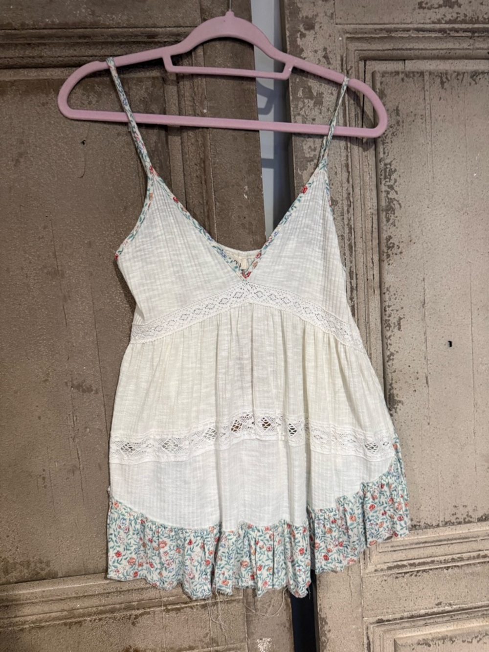 POL Cream Floral-Trim Spaghetti Strap Tank Top